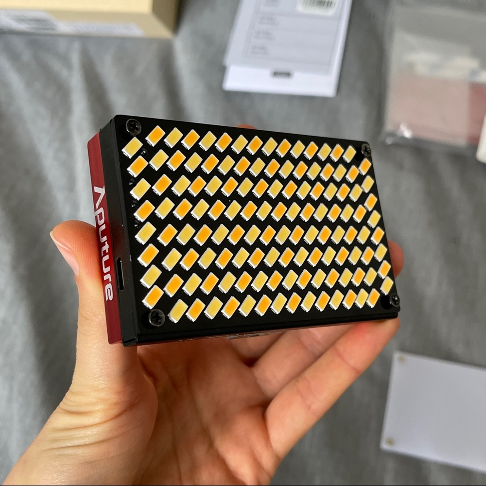 Aputure AL-MX Lighting Up LED